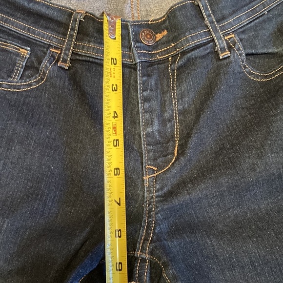 EUC OLD NAVY Sweetheart Stretch Denim Capri Pant - size womens 4 Reg - Picture 13 of 16